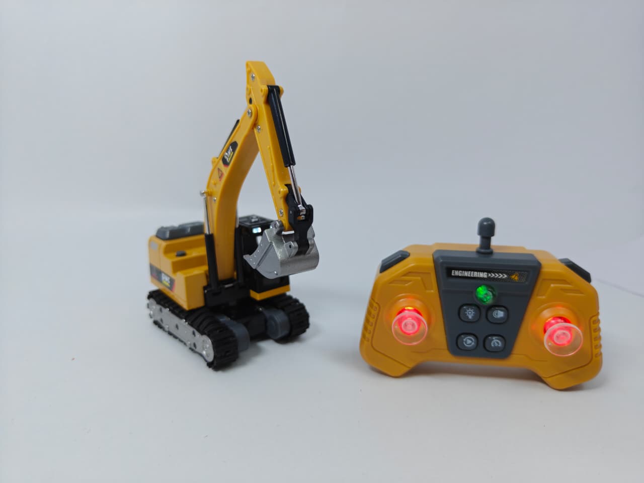 ENGINEERING JCB EXCAVATOR ENGINEERING DIE CAST FULL METAL JCB EXCAVATOR - Image 1