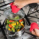 SILICONE POT HOLDERS (2 PCS)